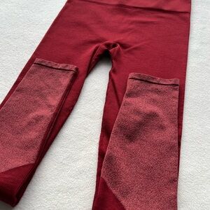 Fabletics High Waisted Compression Leggings Small Umbria Red Two-Tone